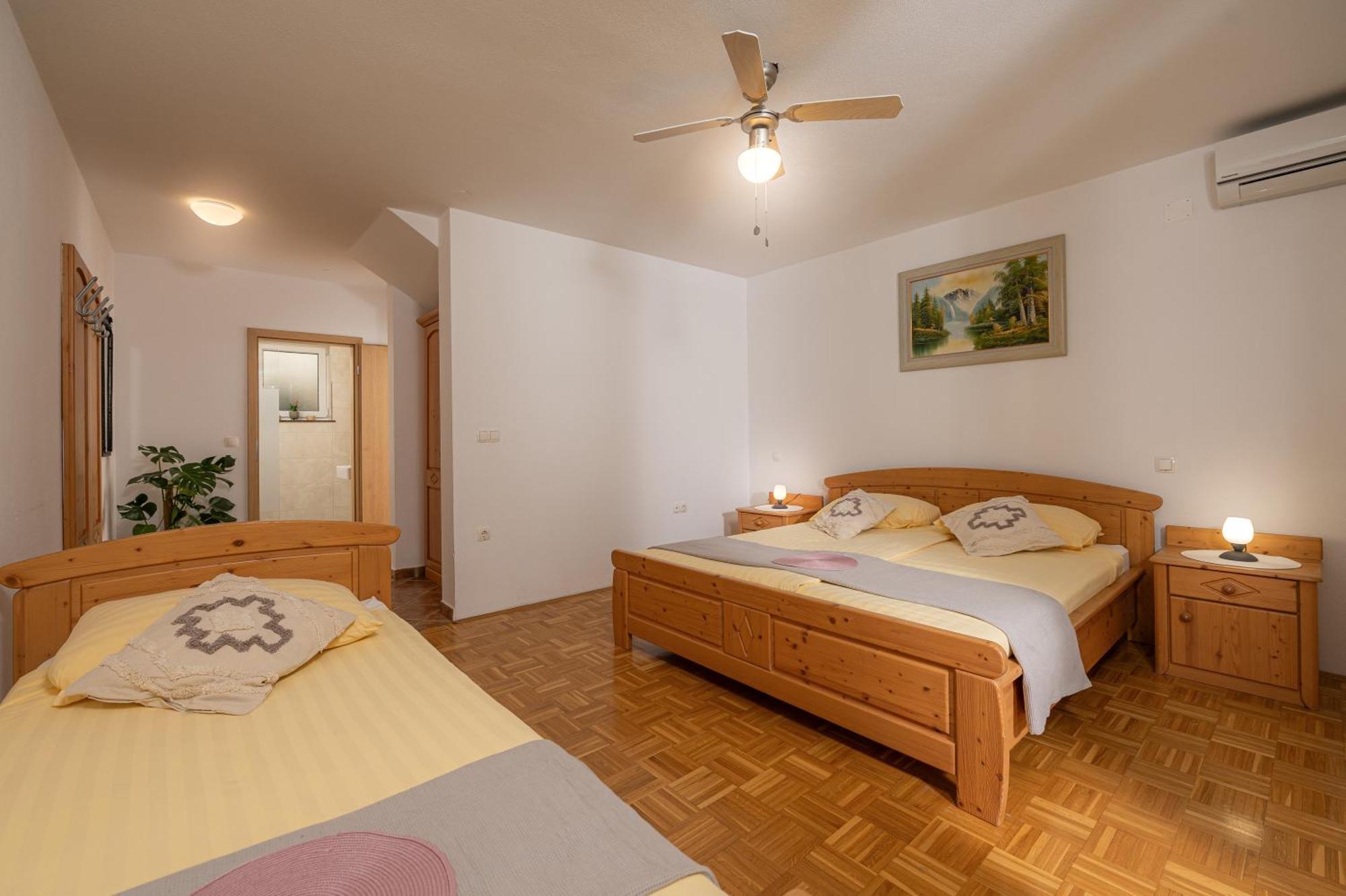 Rooms & Apartments Pr Matjon เบลด ภายนอก รูปภาพ