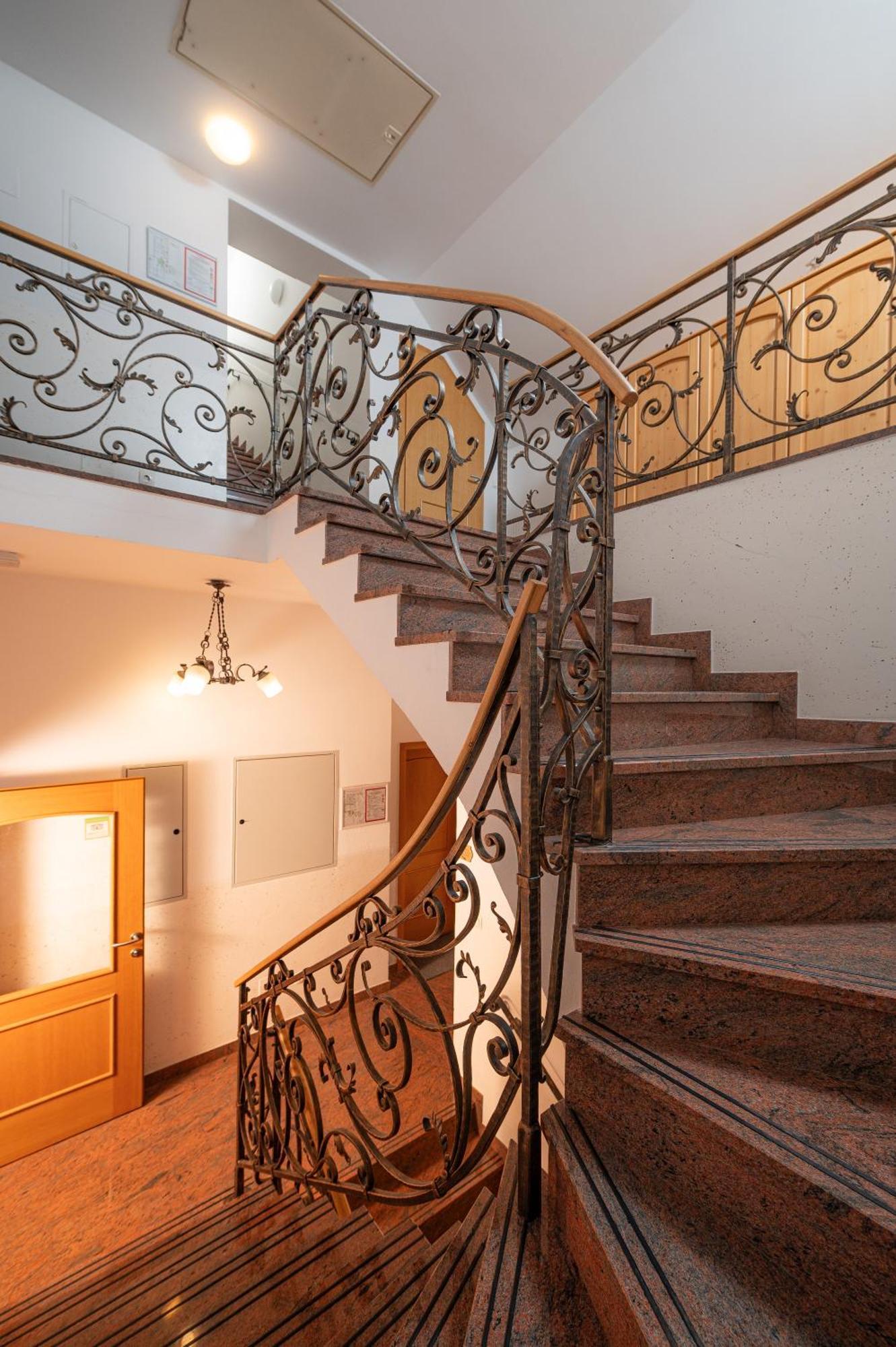 Rooms & Apartments Pr Matjon เบลด ภายนอก รูปภาพ