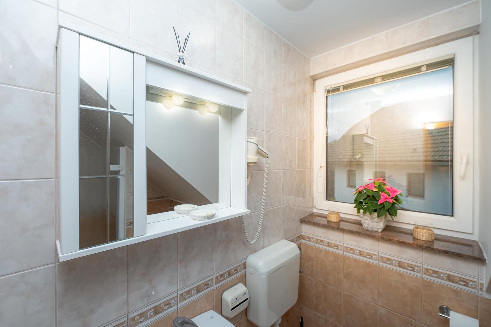 Rooms & Apartments Pr Matjon เบลด ภายนอก รูปภาพ
