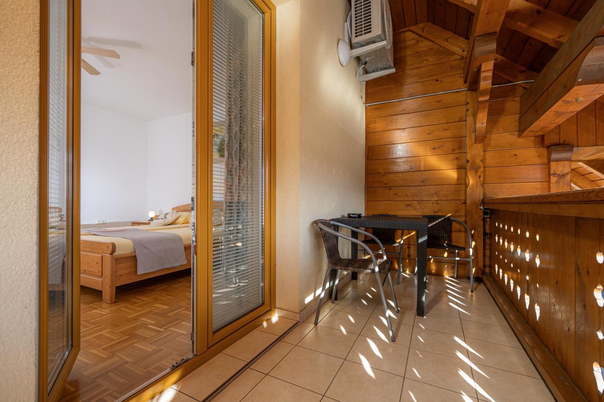 Rooms & Apartments Pr Matjon เบลด ภายนอก รูปภาพ