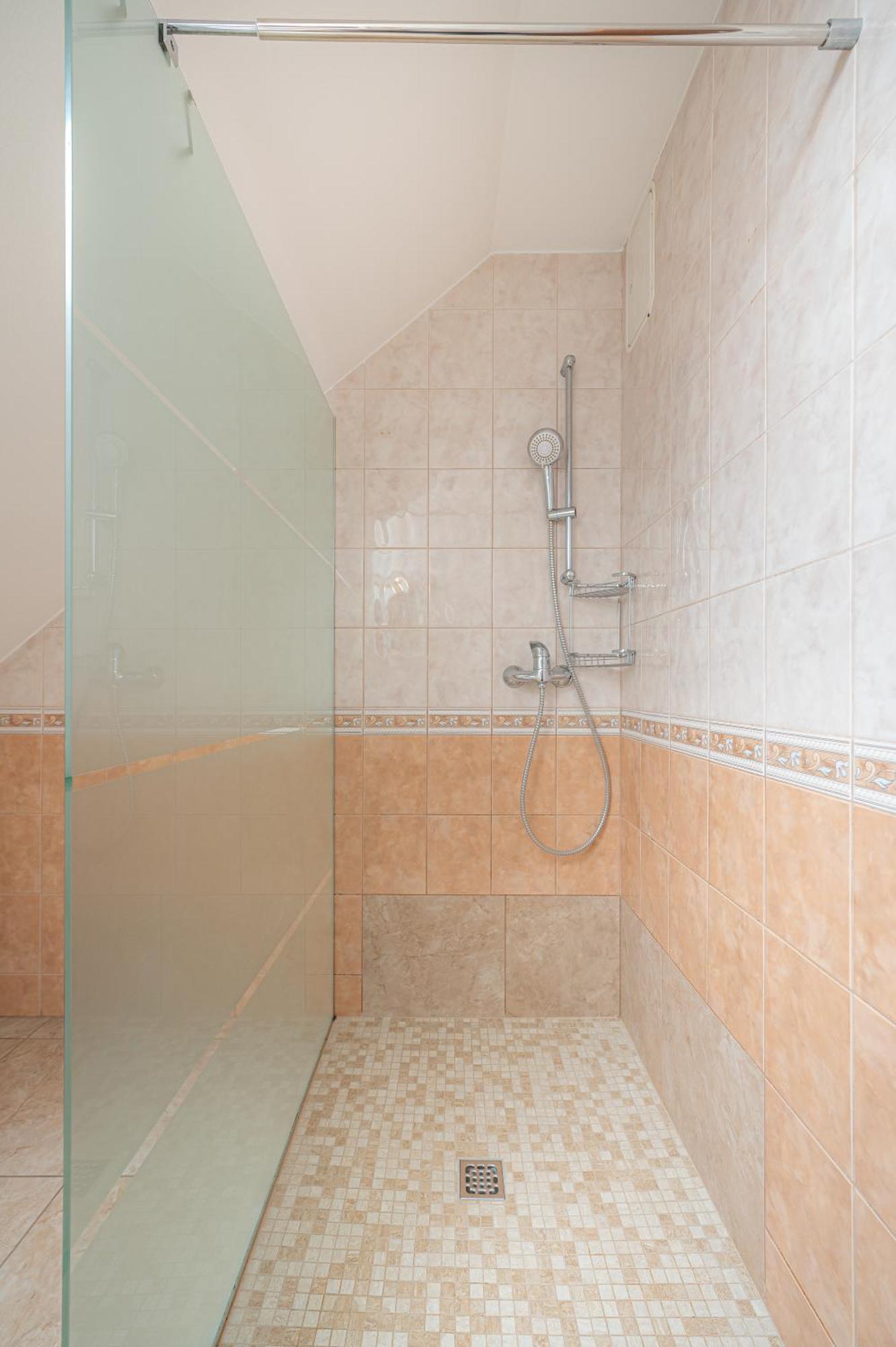 Rooms & Apartments Pr Matjon เบลด ภายนอก รูปภาพ
