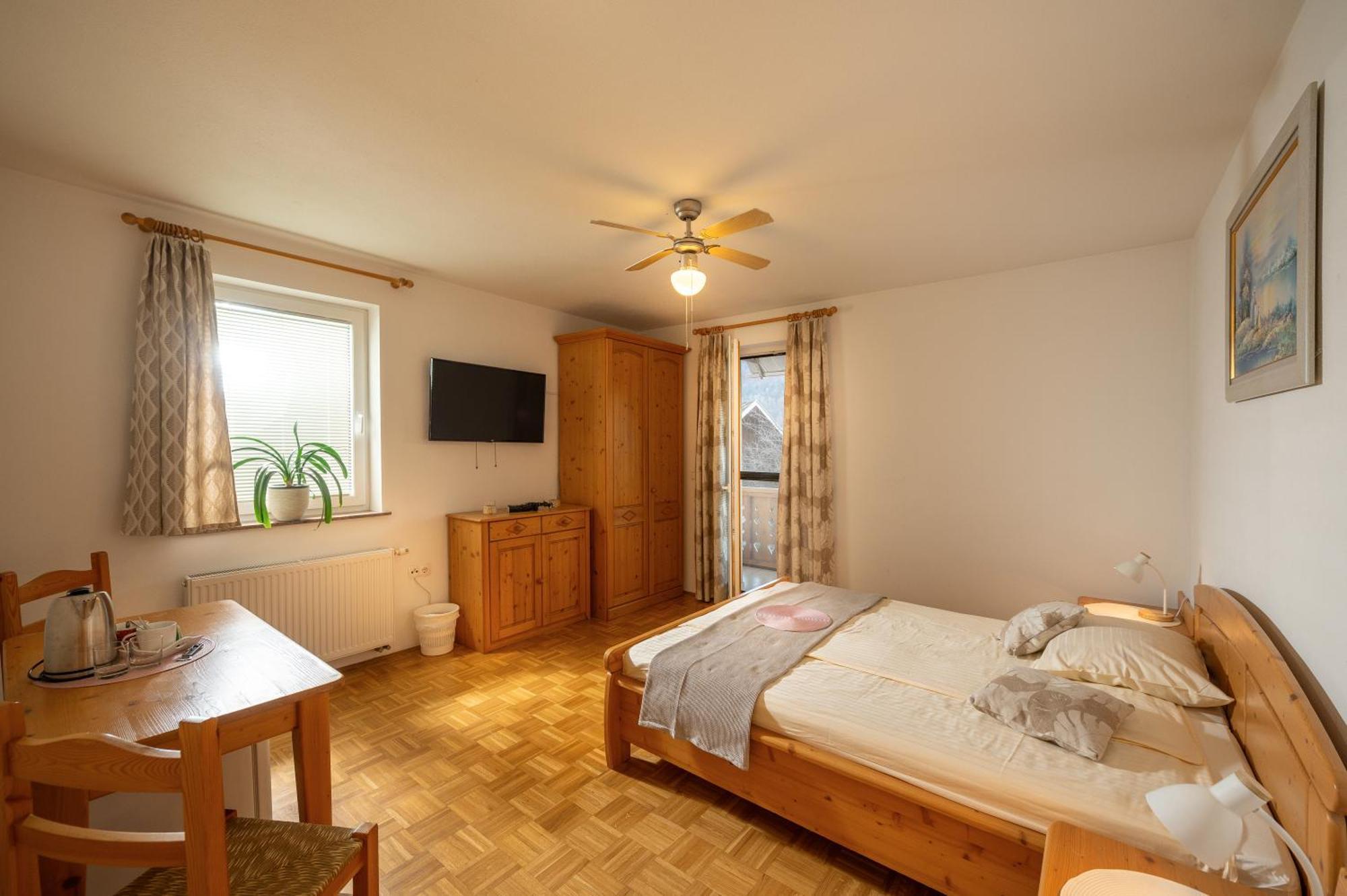 Rooms & Apartments Pr Matjon เบลด ภายนอก รูปภาพ