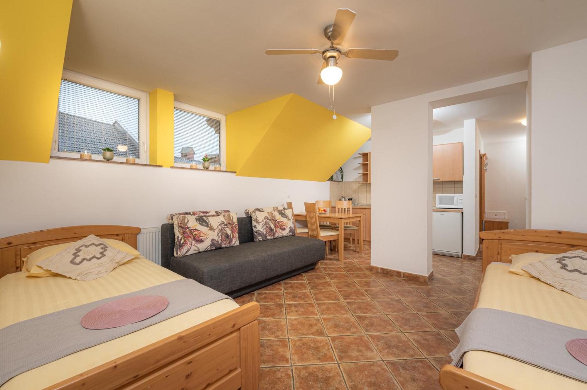 Rooms & Apartments Pr Matjon เบลด ภายนอก รูปภาพ